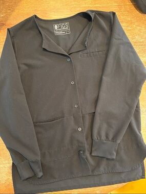 FIGS Black Women’s Button-Front Scrub Jacket